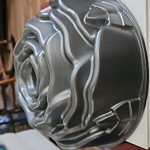 Nordic Ware Rose Bundt Cake Pan